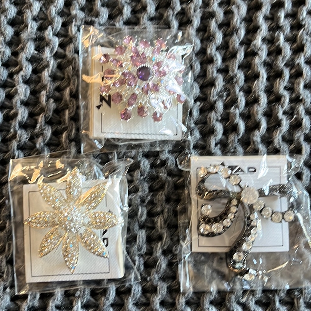 3 Beautiful brooches - all new in original packaging